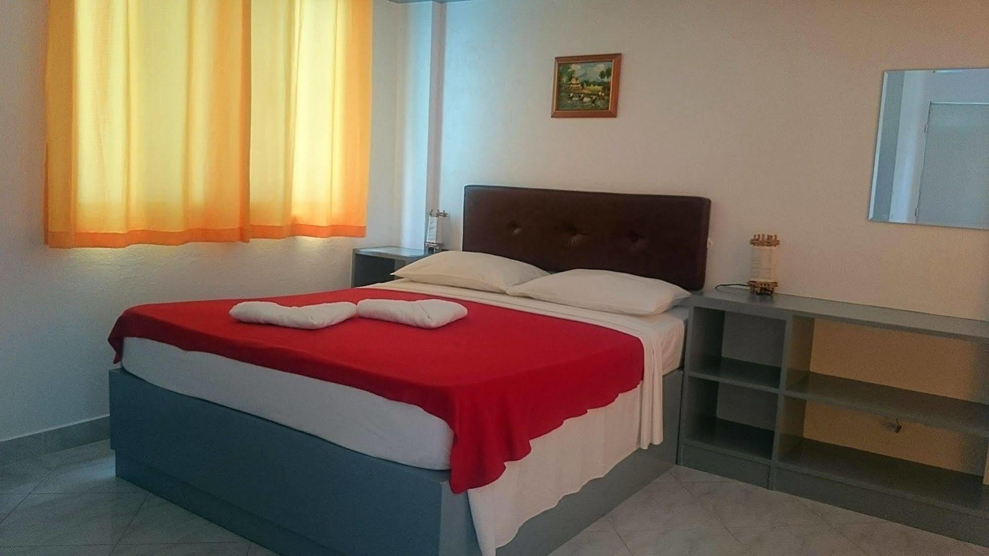 Island Jewel Inn Manoc-Manoc Экстерьер фото